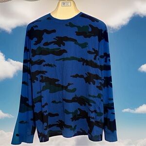 ❤️5 for $25❤️ - Ideology long-sleeved camo t-shirt - unworn film shoot spare